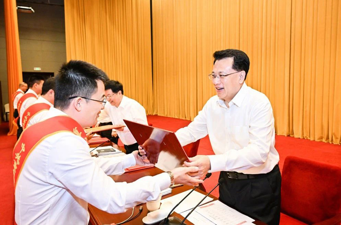 6月，公司獲評為“重慶市優秀民營企業”。_08.jpg